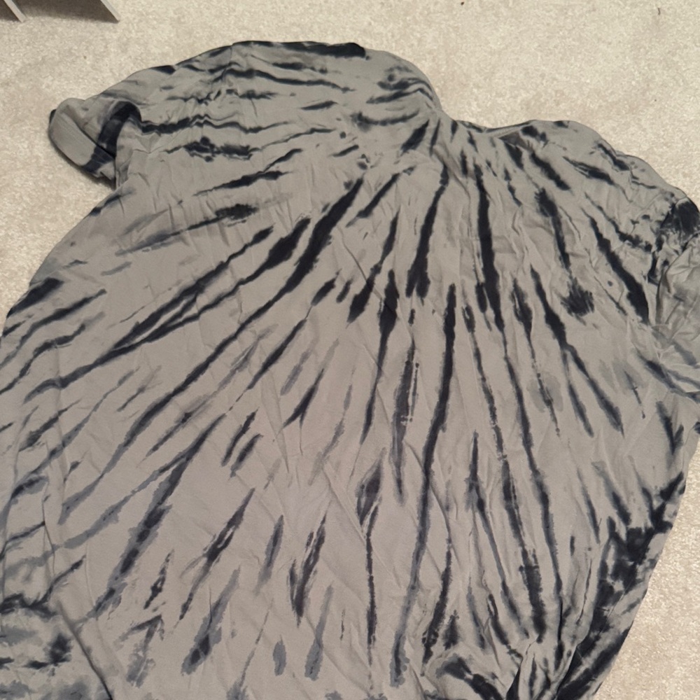 M VS PINK Tie-Dye T-Shirt - Black and Gray - Picture 5 of 5